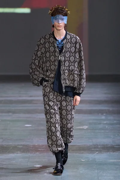 Look 46